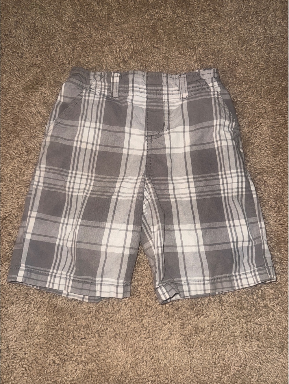 365 Kids from Garanimals Boys Gray Plaid Shorts Size 4